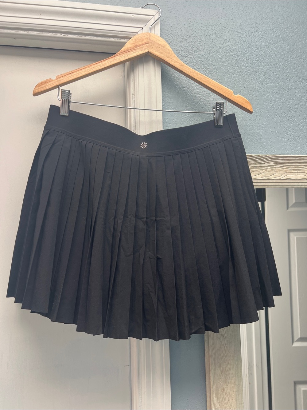 Athleta Match Point Pleated Skort in Black - Excellent condition - never worn